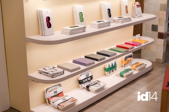 &ldquo;B&aacute;n qu&agrave; lưu niệm m&agrave; kh&aacute;ch chốt đơn h&agrave;ng chục triệu&rdquo; - B&ecirc;n trong hệ sinh th&aacute;i 150 nghệ sĩ Việt của OHQUAO v&agrave; tham vọng vươn ra quốc tế- Ảnh 5.