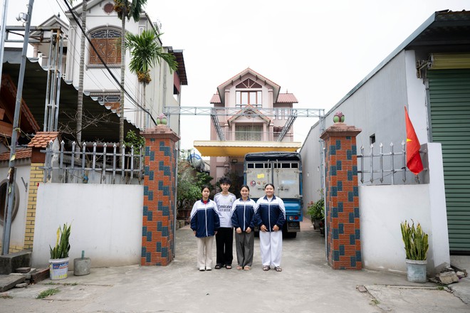 CLIP: Về Bắc Ninh thăm nhà Phương Anh (Chu Pal) trong câu chuyện “bố lái xe tải, cô gái 22 tuổi trúng tuyển Thạc sĩ Harvard”- Ảnh 4. CLIP: Về Bắc Ninh thăm nhà Phương Anh (Chu Pal) trong câu chuyện “bố lái xe tải, cô gái 22 tuổi trúng tuyển Thạc sĩ Harvard”- Ảnh 4.