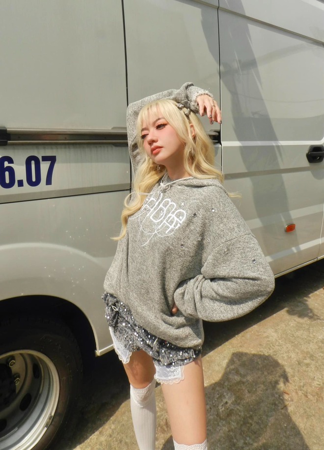 Mỹ nhân Việt vừa được cầu hôn: Nhan sắc "lão hóa ngược", 32 tuổi mà như đôi mươi, style khiến gái trẻ phải sao chép- Ảnh 5. Mỹ nhân Việt vừa được cầu hôn: Nhan sắc "lão hóa ngược", 32 tuổi mà như đôi mươi, style khiến gái trẻ phải sao chép- Ảnh 5.