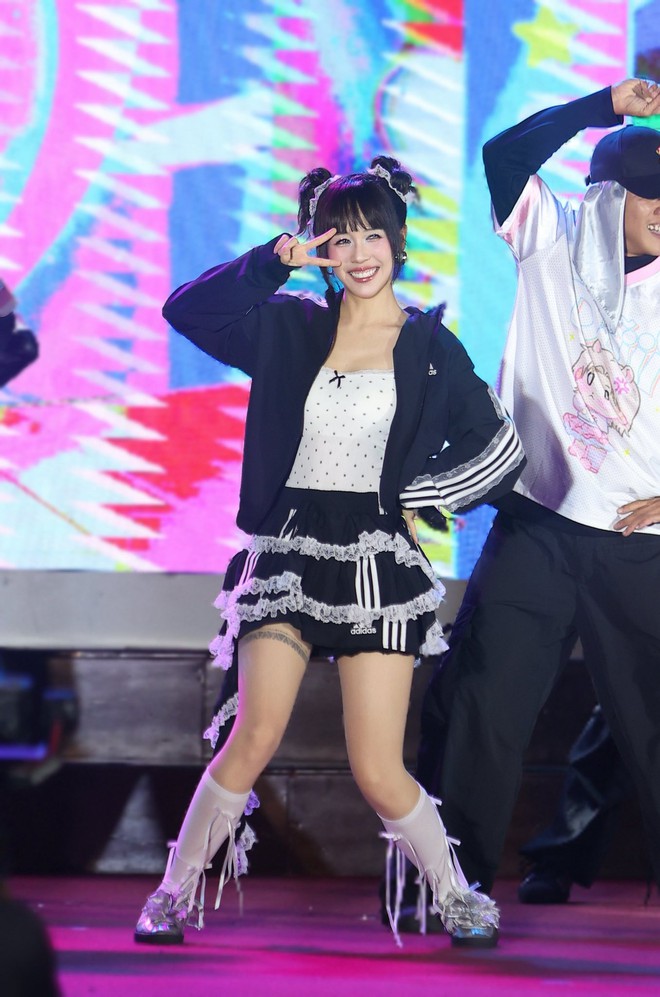 1 mỹ nh&acirc;n &aacute;m ảnh v&igrave; bị ch&ecirc; xấu, Diệu Nhi phải lạy để "đừng giả trai" che giấu nhan sắc thực- Ảnh 11.