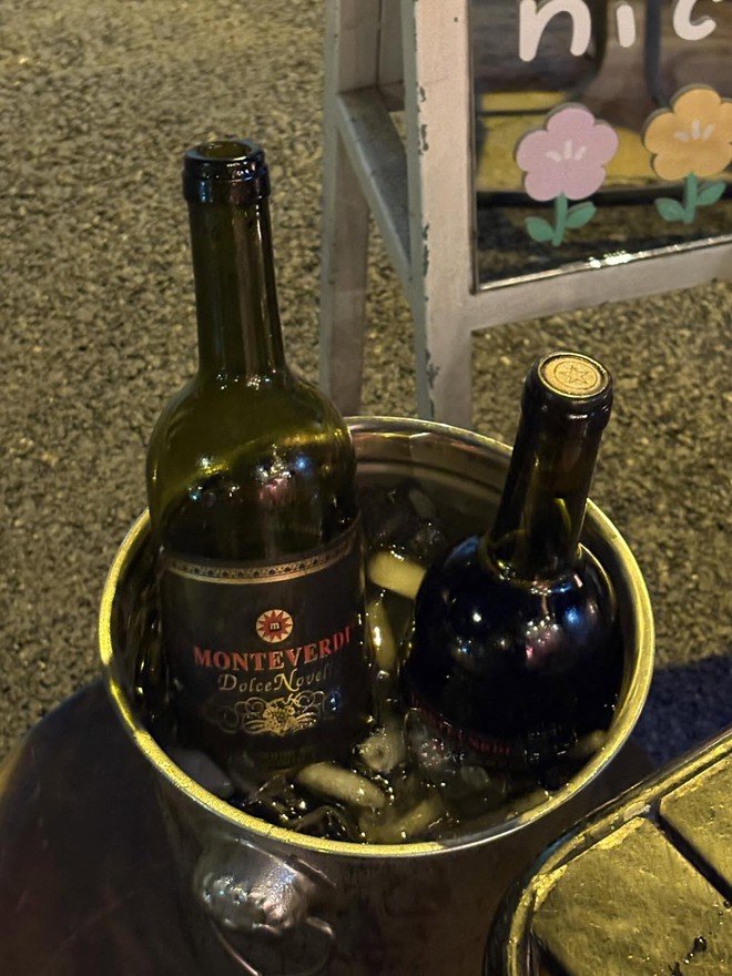 &ldquo;Uống rượu vang vỉa h&egrave;&rdquo;: Tr&agrave;o lưu nhất thời hay định nghĩa mới về sự hưởng thụ của người trẻ H&agrave; Nội?- Ảnh 5.