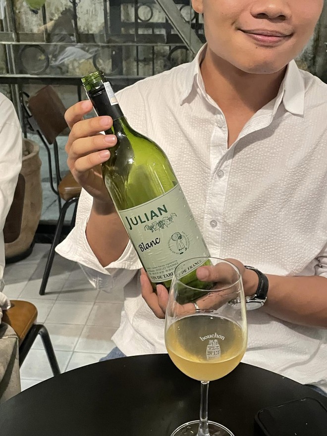 &ldquo;Uống rượu vang vỉa h&egrave;&rdquo;: Tr&agrave;o lưu nhất thời hay định nghĩa mới về sự hưởng thụ của người trẻ H&agrave; Nội?- Ảnh 12.