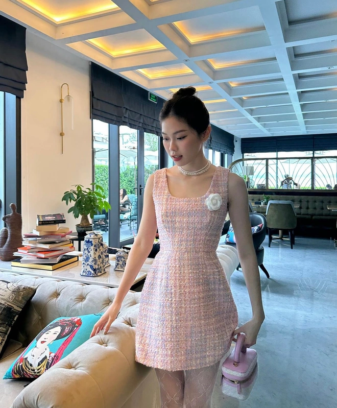 G&aacute;i xinh 2k1 vừa sinh con hot nhất MXH: S&agrave;nh điệu tuyệt đối, xuất hiện ở đ&acirc;u th&igrave; nơi đ&oacute; l&agrave; Paris Fashion Week- Ảnh 7.