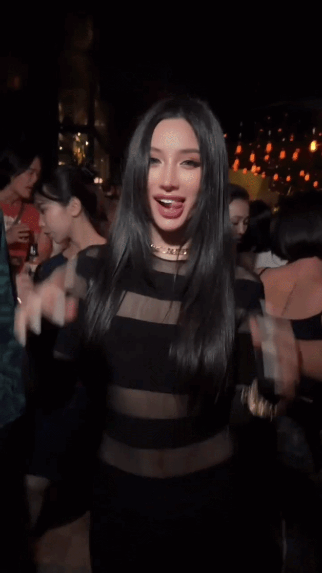 Meo Meo - g&aacute;i đẹp S&agrave;i th&agrave;nh "nhảy" đến khi qu&aacute;n dỡ đ&egrave;n dọn s&acirc;n khấu mới chịu về, l&agrave; ai?- Ảnh 1.