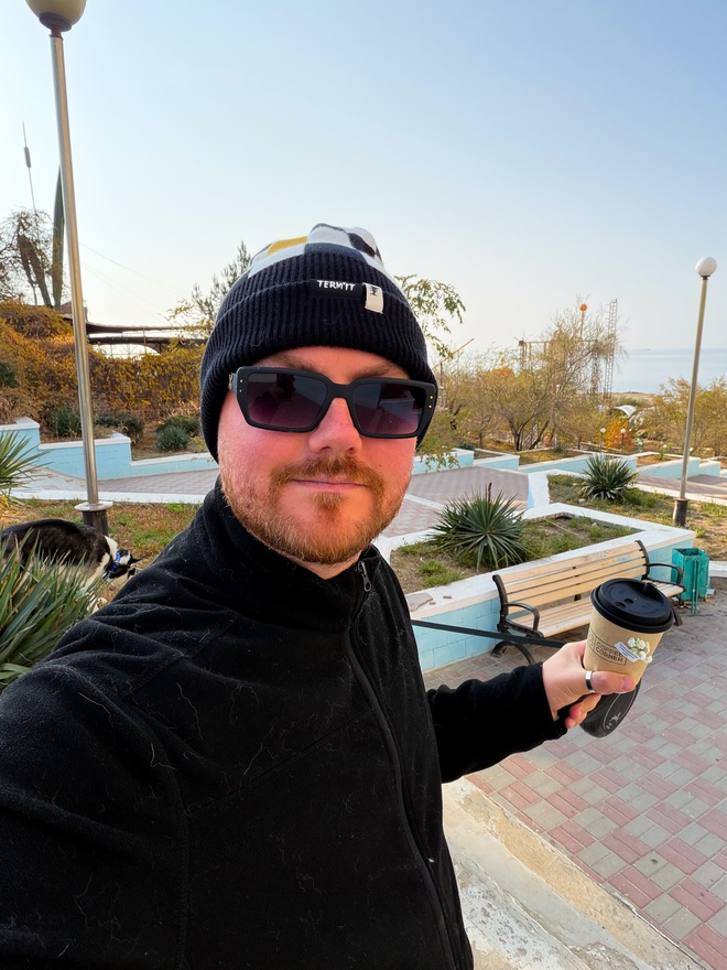 Khách Tây đi bộ xuyên lục địa nổi tiếng thế giới, giữa đường bất ngờ book vé máy bay đến Việt Nam: Lý do cảm động- Ảnh 3. Khách Tây đi bộ xuyên lục địa nổi tiếng thế giới, giữa đường bất ngờ book vé máy bay đến Việt Nam: Lý do cảm động- Ảnh 3.