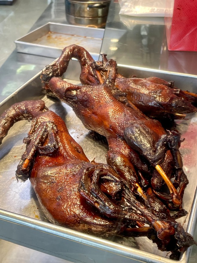 Ngỡ ngàng với 6 đặc sản nức tiếng vùng miệt vườn cổ kính: Giao thoa ẩm thực thú vị, từ món thanh tao đến "nặng mùi" đều gây nghiện- Ảnh 4. Ngỡ ngàng với 6 đặc sản nức tiếng vùng miệt vườn cổ kính: Giao thoa ẩm thực thú vị, từ món thanh tao đến "nặng mùi" đều gây nghiện- Ảnh 4.