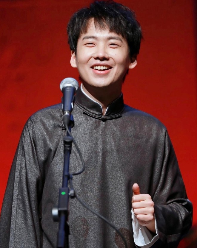 Ba nam diễn viên bị phát hiện tới quán bar "tay vịn"- Ảnh 5. Ba nam diễn viên bị phát hiện tới quán bar "tay vịn"- Ảnh 5.