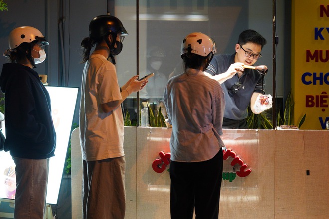 Nam sinh B&aacute;ch Khoa b&aacute;n d&acirc;u socola ch&aacute;y h&agrave;ng sau hai tiếng, đuối qu&aacute; phải đ&oacute;ng cửa b&aacute;o &ldquo;trốn kh&aacute;ch&rdquo;- Ảnh 3.