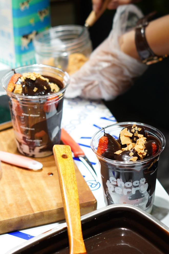 Nam sinh B&aacute;ch Khoa b&aacute;n d&acirc;u socola ch&aacute;y h&agrave;ng sau hai tiếng, đuối qu&aacute; phải đ&oacute;ng cửa b&aacute;o &ldquo;trốn kh&aacute;ch&rdquo;- Ảnh 7.