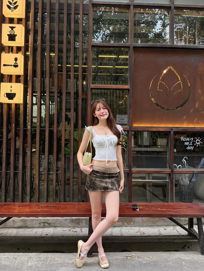 Ch&acirc;n dung hội n&agrave;ng thơ "thế hệ mới" đang y&ecirc;u c&aacute;c nam thần Vbiz: Kh&ocirc;ng đ&ograve;i "danh phận" nhưng sơ hở l&agrave; lộ hint hẹn h&ograve;- Ảnh 12.