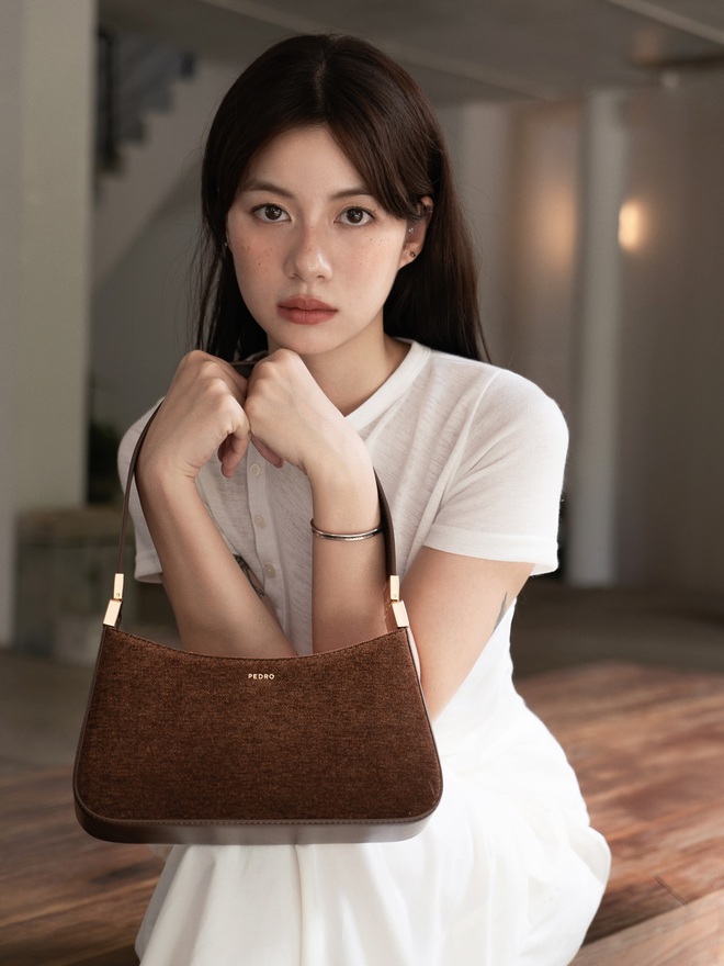 Ch&acirc;n dung hội n&agrave;ng thơ "thế hệ mới" đang y&ecirc;u c&aacute;c nam thần Vbiz: Kh&ocirc;ng đ&ograve;i "danh phận" nhưng sơ hở l&agrave; lộ hint hẹn h&ograve;- Ảnh 5.