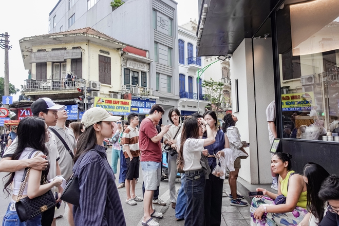 H&agrave;ng matcha đắt nhất nh&igrave; Việt Nam c&acirc;n từng vi&ecirc;n đ&aacute; khi pha chế, th&aacute;ng n&agrave;o cũng c&oacute; chuy&ecirc;n gia về kiểm tra- Ảnh 2.