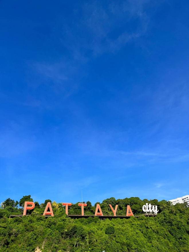 Chi 6 triệu sắm giày leo núi, quần áo đúng dresscode du lịch hè cùng công ty: "Thà nhịn ăn chứ không thể thua kém"- Ảnh 3. Chi 6 triệu sắm giày leo núi, quần áo đúng dresscode du lịch hè cùng công ty: "Thà nhịn ăn chứ không thể thua kém"- Ảnh 3.