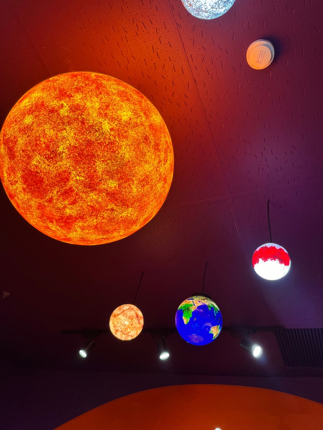 Chi 6 triệu sắm giày leo núi, quần áo đúng dresscode du lịch hè cùng công ty: "Thà nhịn ăn chứ không thể thua kém"- Ảnh 6. Chi 6 triệu sắm giày leo núi, quần áo đúng dresscode du lịch hè cùng công ty: "Thà nhịn ăn chứ không thể thua kém"- Ảnh 6.