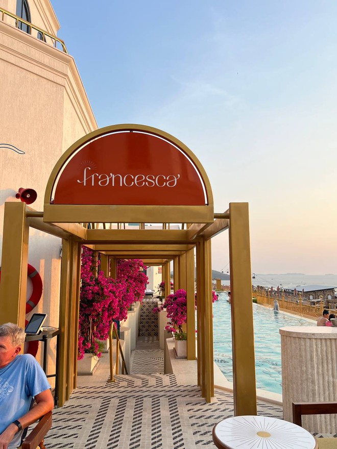 Trải nghiệm La Festa Ph&uacute; Quốc: Bỏ chục triệu một đ&ecirc;m cho resort ngập đồ hiệu đổi lấy khoảnh khắc săn ho&agrave;ng h&ocirc;n điểm 10- Ảnh 9.