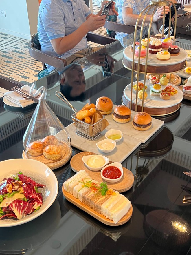 Trải nghiệm La Festa Ph&uacute; Quốc: Bỏ chục triệu một đ&ecirc;m cho resort ngập đồ hiệu đổi lấy khoảnh khắc săn ho&agrave;ng h&ocirc;n điểm 10- Ảnh 16.