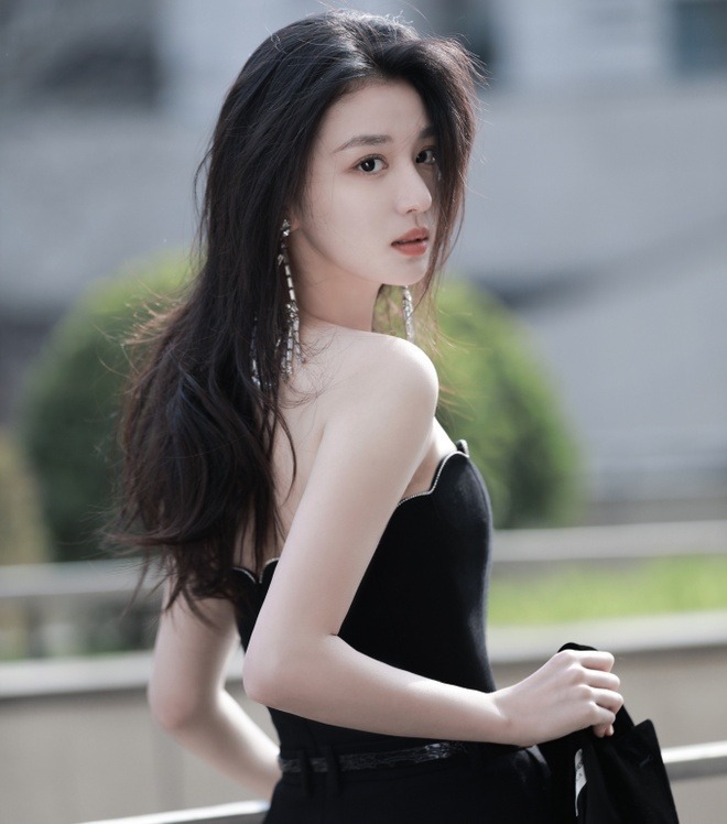 C&ocirc; g&aacute;i sở hữu visual ngọt như quyện mật ong, đẹp tuyệt mỹ ở mọi g&oacute;c độ: Style ho&agrave;n hảo tựa "s&aacute;ch gi&aacute;o khoa"- Ảnh 5.