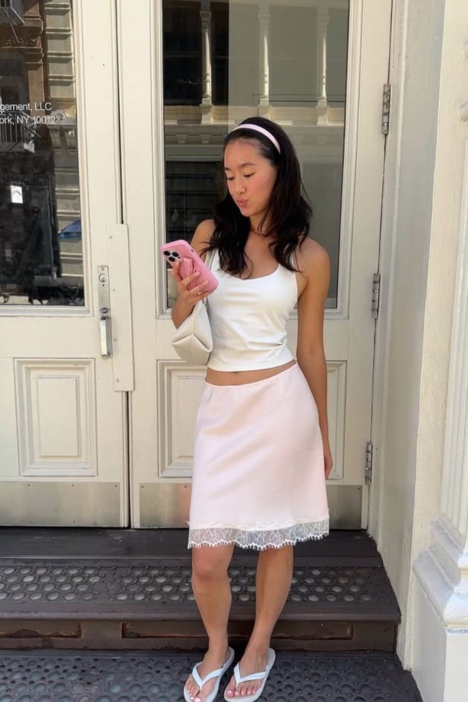 4 mẫu chân váy hot trend hè năm nay, cứ diện lên là auto xinh- Ảnh 1. 4 mẫu chân váy hot trend hè năm nay, cứ diện lên là auto xinh- Ảnh 1.