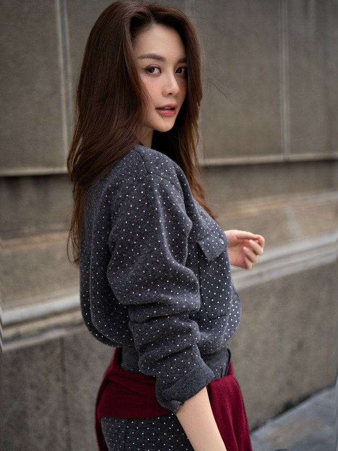 Showbiz có mỹ nhân U35 mà "trẻ măng", body đẹp ác chiến: Style đỉnh trường tồn, gái trẻ vẫn phải học lỏm- Ảnh 1. Showbiz có mỹ nhân U35 mà "trẻ măng", body đẹp ác chiến: Style đỉnh trường tồn, gái trẻ vẫn phải học lỏm- Ảnh 1.