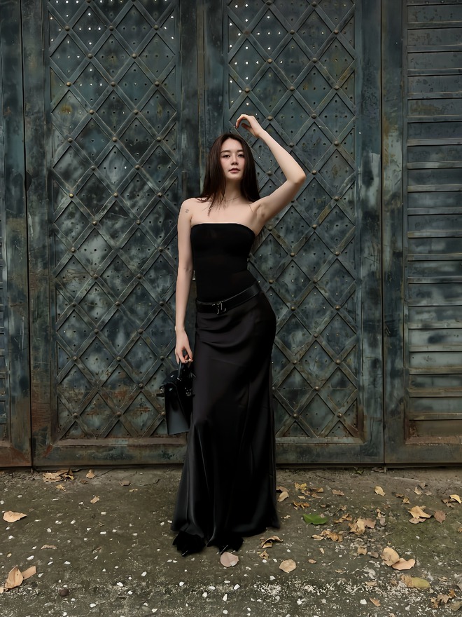 Showbiz có mỹ nhân U35 mà "trẻ măng", body đẹp ác chiến: Style đỉnh trường tồn, gái trẻ vẫn phải học lỏm- Ảnh 4. Showbiz có mỹ nhân U35 mà "trẻ măng", body đẹp ác chiến: Style đỉnh trường tồn, gái trẻ vẫn phải học lỏm- Ảnh 4.