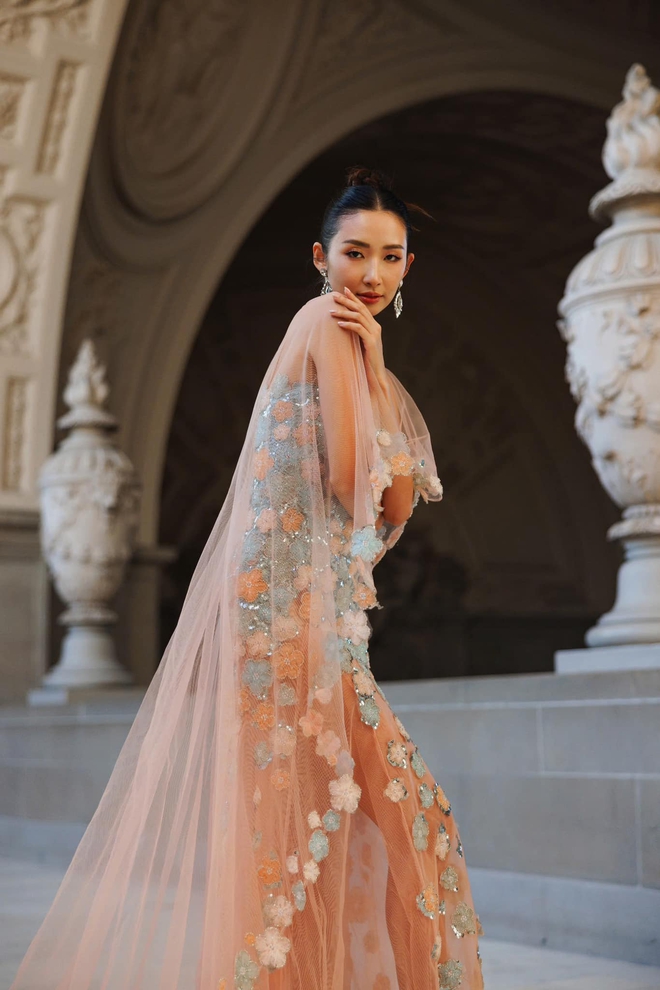 Top 10 Hoa hậu Ho&agrave;n vũ Việt Nam kết h&ocirc;n với doanh nh&acirc;n ở Mỹ: Bắt đầu từ tin nhắn xin kết "bạn" thiếu chữ "đời"- Ảnh 4.