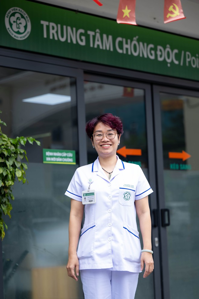 Qu&ecirc;n những cơn đau do vi&ecirc;m cột sống d&iacute;nh khớp, nữ điều dưỡng &eacute;p tim cứu sống bảo vệ si&ecirc;u thị- Ảnh 3.