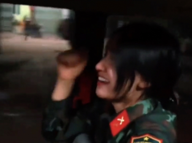 Đại &uacute;y qu&acirc;n đội đang y&ecirc;u Ho&agrave; Minzy: Follow chỉ m&igrave;nh em, c&ugrave;ng nữ ca sĩ k&iacute;n đ&aacute;o l&agrave;m điều đặc biệt hơn 2 năm trước- Ảnh 4.