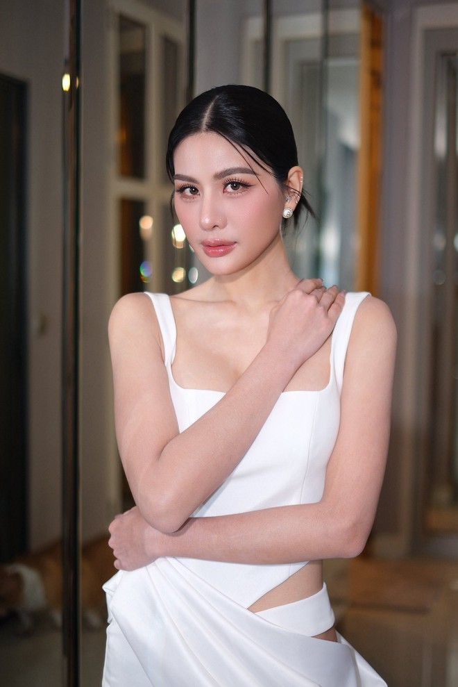 Tiết lộ sốc của nữ ca sĩ 32 tuổi vừa đăng quang Hoa hậu H&ograve;a b&igrave;nh Th&aacute;i Lan- Ảnh 4.