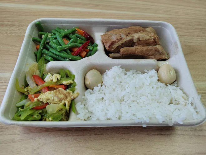 S&aacute;ng uống Starbucks 45k, trưa đặt đồ ăn, tối eat clean cho đẹp d&aacute;ng: C&aacute;ch c&ocirc; g&aacute;i 30 tuổi ăn cả th&aacute;ng kh&ocirc;ng hết 5 triệu! - Ảnh 3.