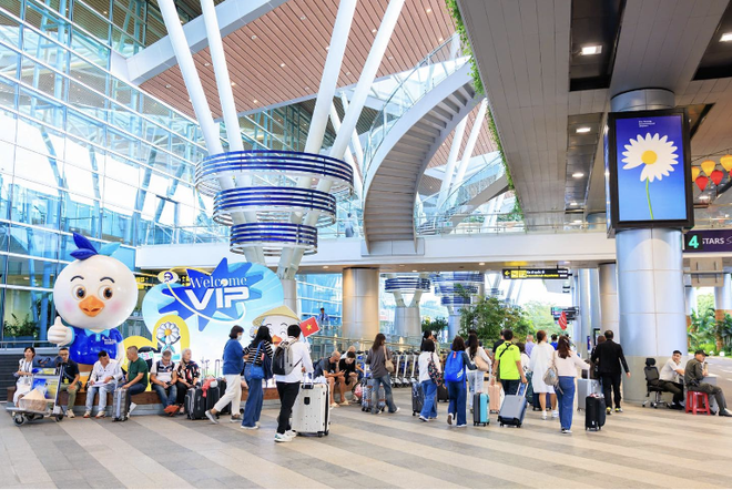 Kh&ocirc;ng phải T&acirc;n Sơn Nhất hay Nội B&agrave;i, đ&acirc;y l&agrave; nh&agrave; ga quốc tế duy nhất tại Việt Nam được đ&aacute;nh gi&aacute; 5 sao - Ảnh 2.