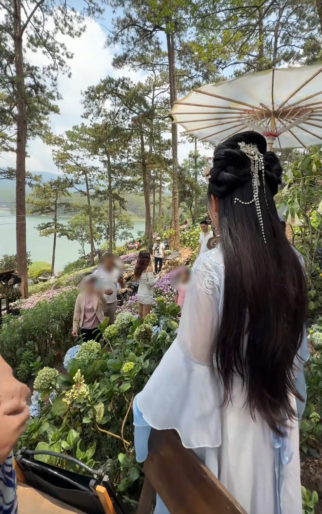 Cô Long - chủ quán Happy Hill bị khách quát tháo, bắt ra tiếp đoàn 45 người: “Em không bán vé để làm xiếc hay múa rối đâu anh!” - Ảnh 2.