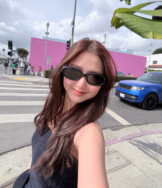 Đứng cạnh Tiểu Vy l&ugrave;n hơn hẳn 20cm, nhưng tiểu thư n&agrave;y c&oacute; khu&ocirc;n mặt đẹp đến mức chẳng cần chiều cao nữa - Ảnh 8.