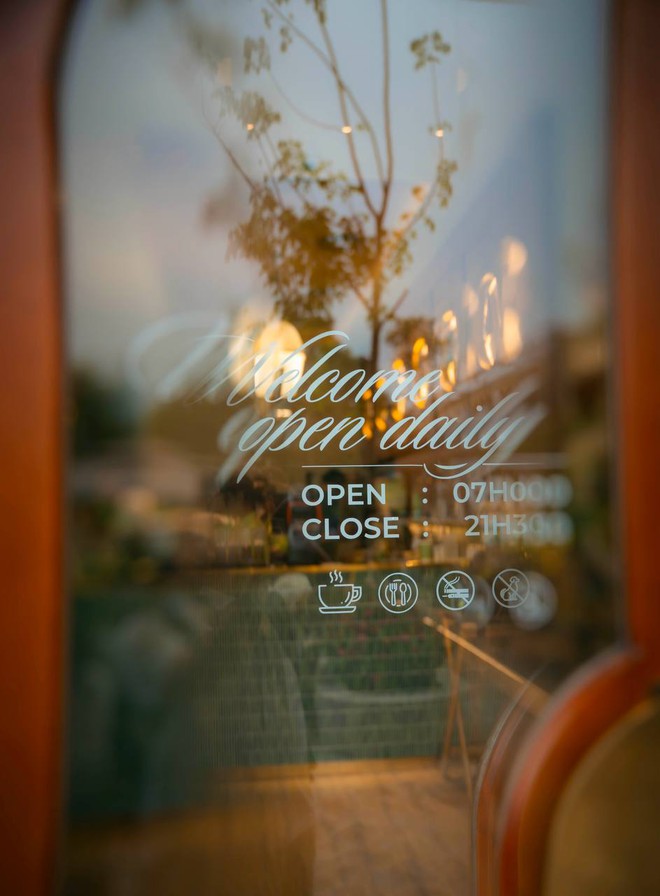 Qu&aacute;n cafe khủng ngay trong khu&ocirc;n vi&ecirc;n trường đại học đẹp nhất Việt Nam: Giao diện "tr&acirc;m anh thế phiệt", gi&aacute; cả c&oacute; đắt đỏ như lời đồn? - Ảnh 8.