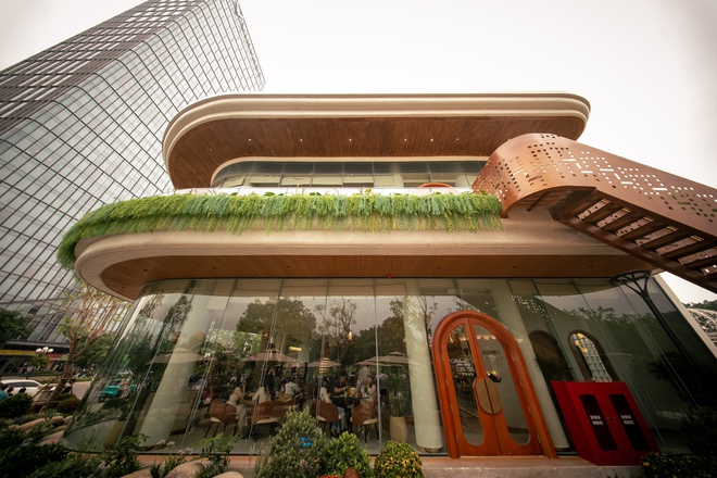 Qu&aacute;n cafe khủng ngay trong khu&ocirc;n vi&ecirc;n trường đại học đẹp nhất Việt Nam: Giao diện "tr&acirc;m anh thế phiệt", gi&aacute; cả c&oacute; đắt đỏ như lời đồn? - Ảnh 2.