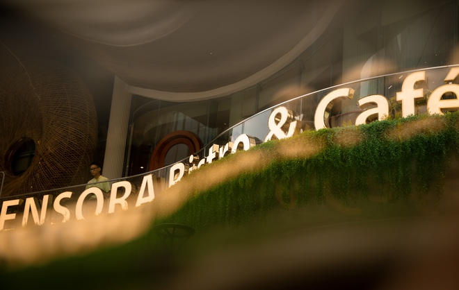 Qu&aacute;n cafe khủng ngay trong khu&ocirc;n vi&ecirc;n trường đại học đẹp nhất Việt Nam: Giao diện "tr&acirc;m anh thế phiệt", gi&aacute; cả c&oacute; đắt đỏ như lời đồn? - Ảnh 3.