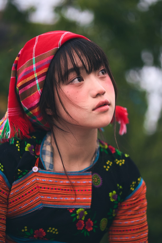 Ch&acirc;n dung b&eacute; g&aacute;i người M&ocirc;ng c&oacute; vẻ đẹp trong veo, l&acirc;u lắm rồi mới c&oacute; một bộ ảnh khuấy đảo đến thế!- Ảnh 3.