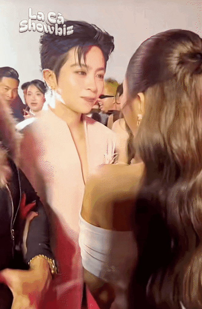 Kh&ocirc;ng nhận ra hot girl năm n&agrave;o: Sau ly h&ocirc;n phụ nữ c&oacute; thể "lột x&aacute;c" đẹp rực rỡ thế n&agrave;y! - Ảnh 9.