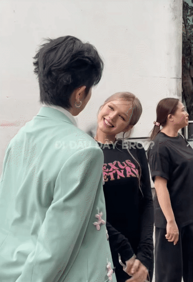 Kh&ocirc;ng nhận ra hot girl năm n&agrave;o: Sau ly h&ocirc;n phụ nữ c&oacute; thể "lột x&aacute;c" đẹp rực rỡ thế n&agrave;y! - Ảnh 5.