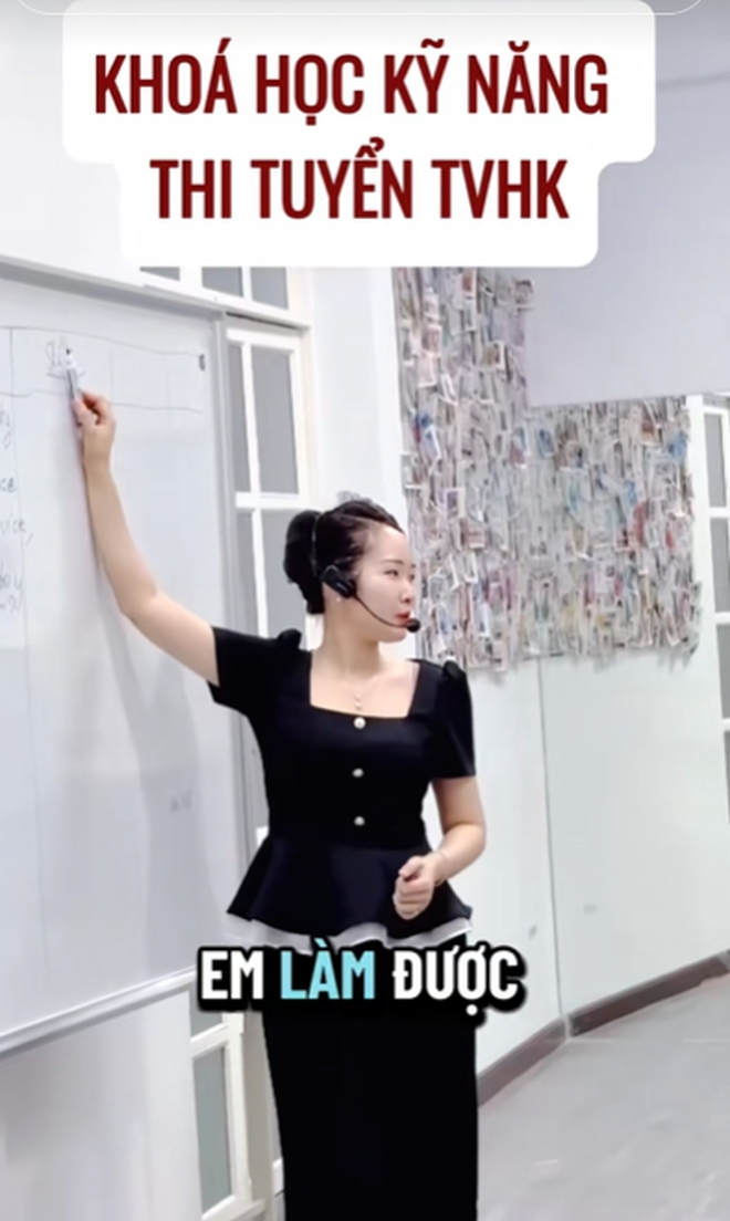 Tất tần tật về &ldquo;l&ograve; luyện thi tiếp vi&ecirc;n h&agrave;ng kh&ocirc;ng&rdquo; ở Việt Nam: Mỗi ng&agrave;y trả lời chục c&acirc;u hỏi phỏng vấn, học tiếng Anh v&agrave; tập catwalk - Ảnh 1.