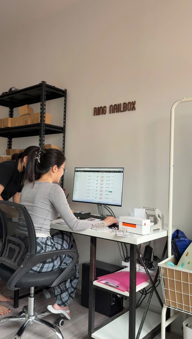 Nghỉ việc tiếp vi&ecirc;n h&agrave;ng kh&ocirc;ng, c&ocirc; g&aacute;i TP.HCM kinh doanh nailbox - Ảnh 6.
