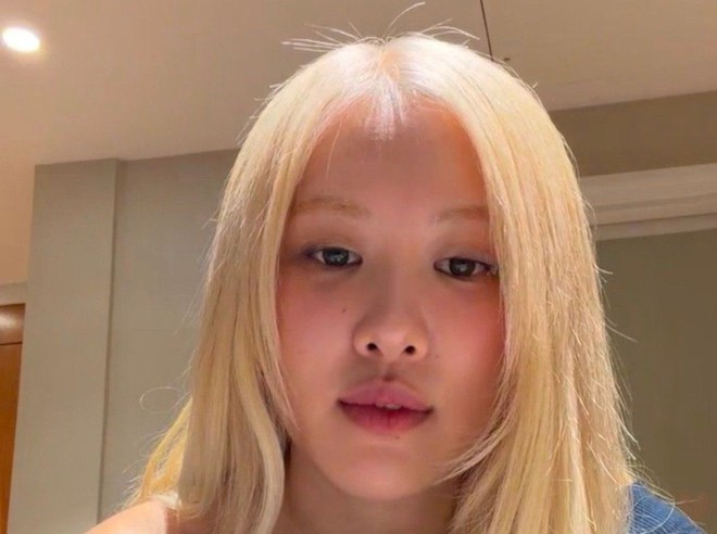 Rộ tranh c&atilde;i Ros&eacute; để t&oacute;c đen đẹp hơn t&oacute;c v&agrave;ng, nhưng c&oacute; một l&yacute; do khiến c&ocirc; kh&oacute; &ldquo;quay xe&rdquo;- Ảnh 13.