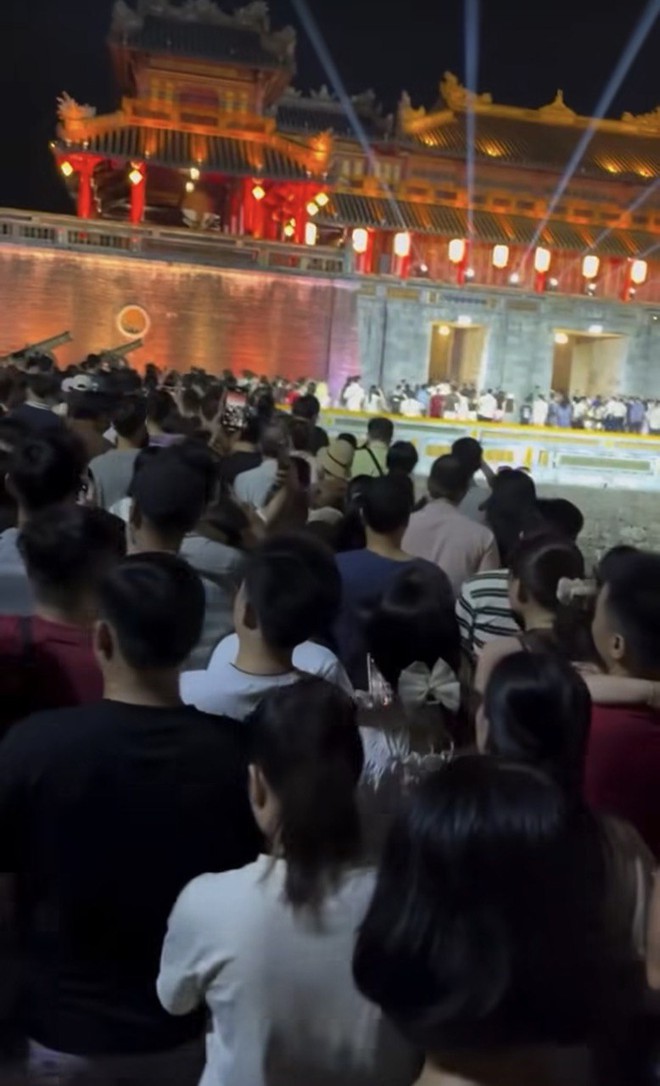 Lễ n&agrave;y, một nửa Việt Nam đang ở Huế! - Ảnh 5.