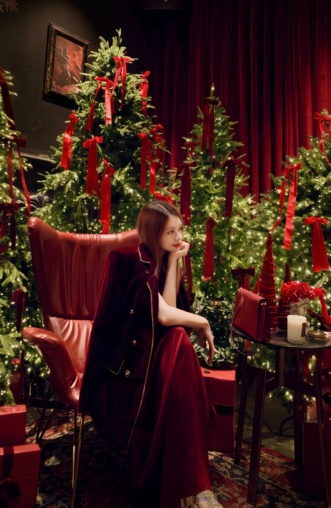 Tiểu thư S&agrave;i th&agrave;nh c&ocirc;ng khai ảnh hẹn h&ograve; nam nghệ sĩ lớn hơn 24 tuổi: Được khen &ldquo;đẹp đ&ocirc;i&rdquo; - Ảnh 9.