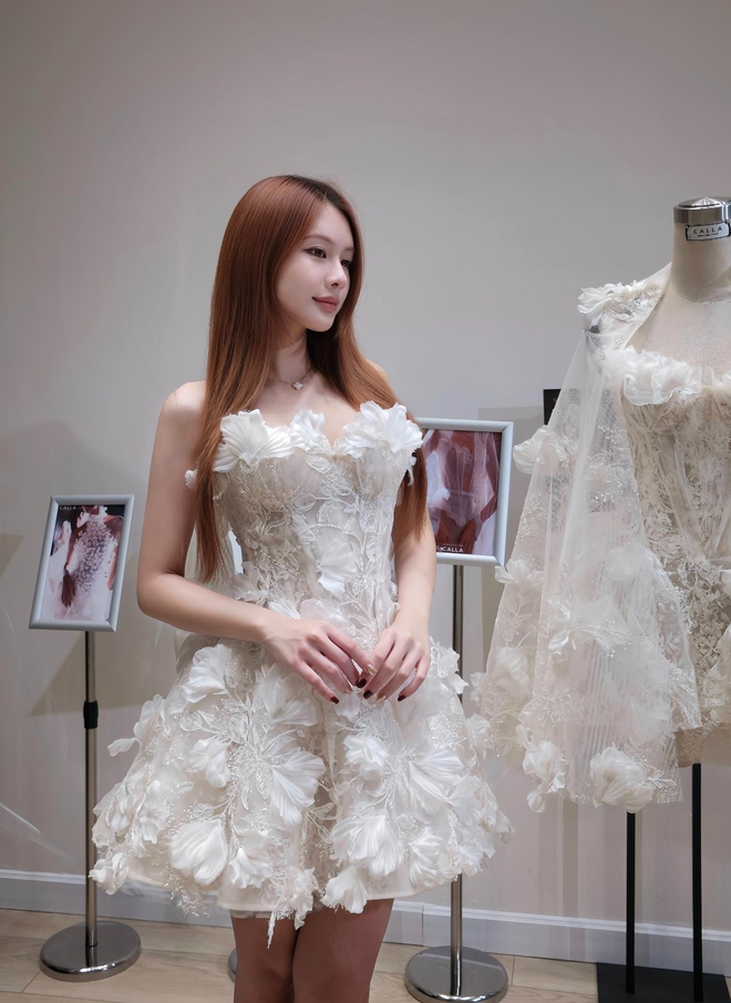 Tiểu thư S&agrave;i th&agrave;nh c&ocirc;ng khai ảnh hẹn h&ograve; nam nghệ sĩ lớn hơn 24 tuổi: Được khen &ldquo;đẹp đ&ocirc;i&rdquo; - Ảnh 7.