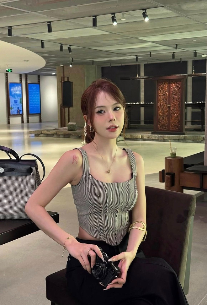 H&agrave; M&ocirc;i trước khi gắn với từ kho&aacute; &ldquo;ghệ mới anh B&acirc;u&rdquo; - Ảnh 9.