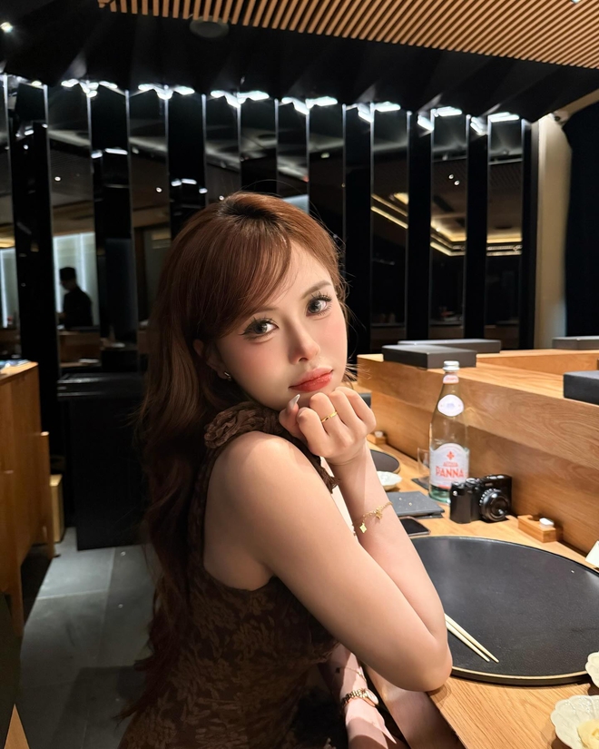 H&agrave; M&ocirc;i trước khi gắn với từ kho&aacute; &ldquo;ghệ mới anh B&acirc;u&rdquo; - Ảnh 1.