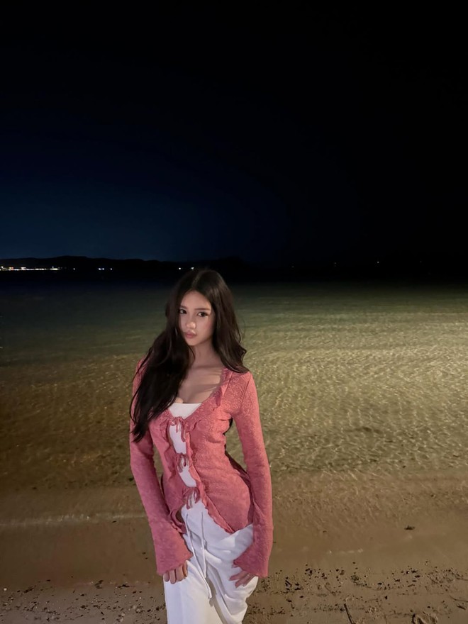 D&agrave;n tiếp vi&ecirc;n h&agrave;ng kh&ocirc;ng, mỹ nh&acirc;n quốc tế đổ bộ ở b&atilde;i biển, resort Ph&uacute; Quốc, Nha Trang- Ảnh 9.