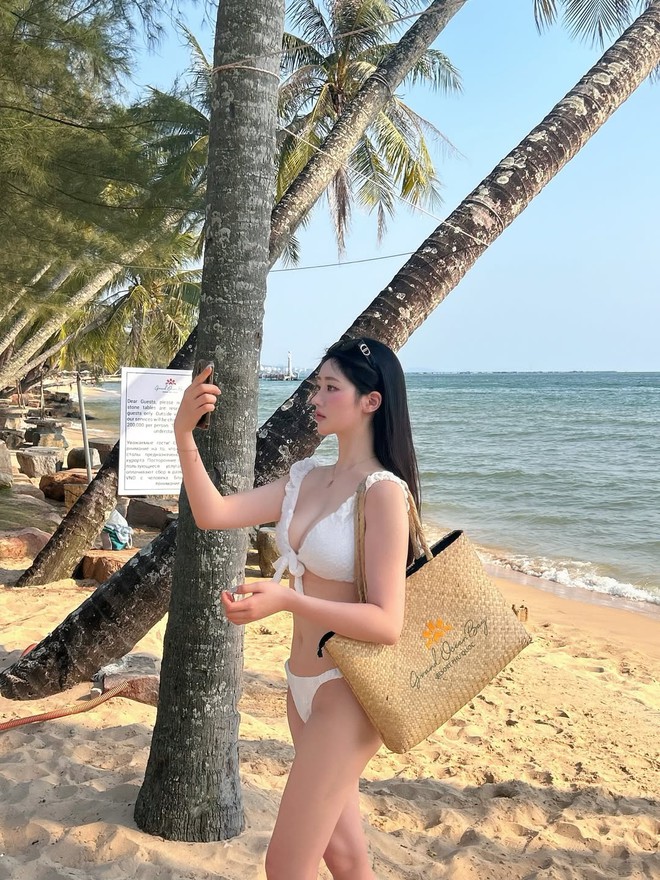 D&agrave;n tiếp vi&ecirc;n h&agrave;ng kh&ocirc;ng, mỹ nh&acirc;n quốc tế đổ bộ ở b&atilde;i biển, resort Ph&uacute; Quốc, Nha Trang- Ảnh 13.