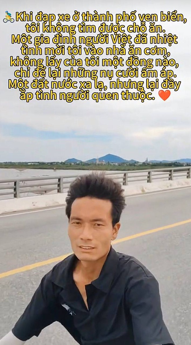 Kh&aacute;ch Trung Quốc đạp xe nhầm v&agrave;o cao tốc Bắc Nam, hoảng loạn cầu cứu người đi đường- Ảnh 8.