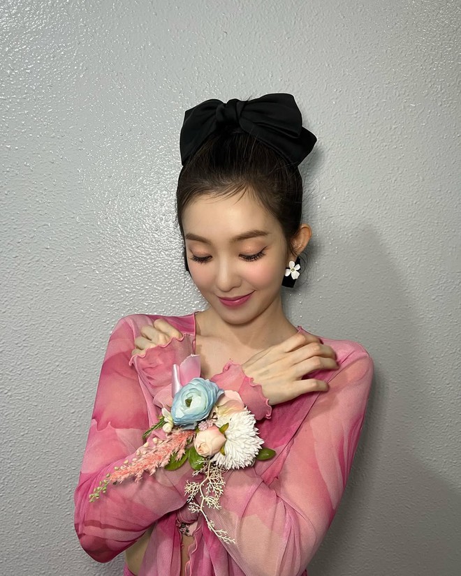 Ngoại lệ showbiz: Mỹ nh&acirc;n "tuổi băm" vẫn m&ecirc; t&iacute;t m&agrave;u hồng, cưa sừng l&agrave;m meo meo được cả ch&acirc;u &Aacute; khen xinh- Ảnh 3.